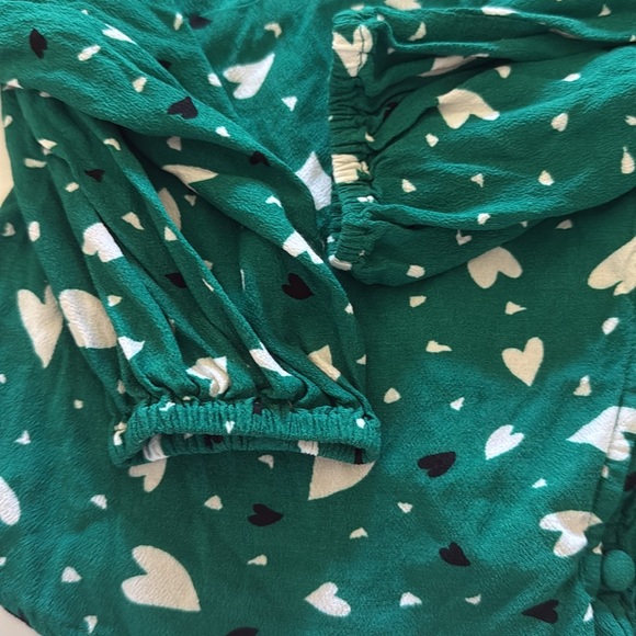 Loft Women’s Heart V- Neck long sleeves Puffed sleeves size 2 - Picture 7 of 14